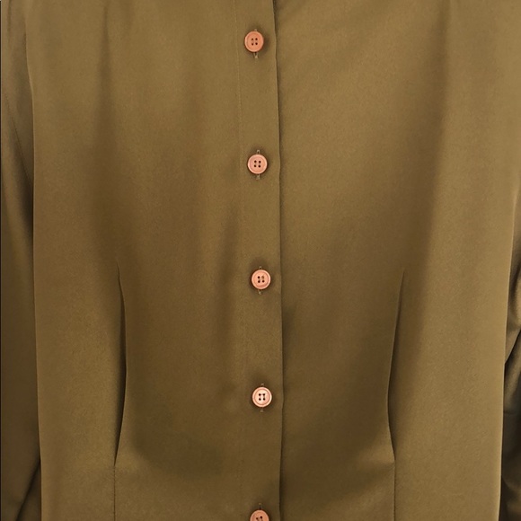 Olive Pleated Blouse with Princess Seaming - Picture 4 of 6